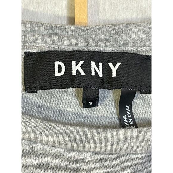 DKNY Sm Embroidered Logo Tee - Picture 4 of 12